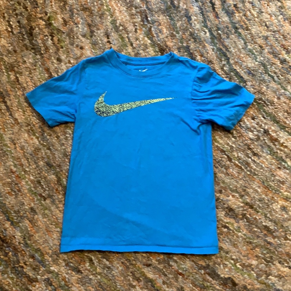 Nike Swoosh Tee